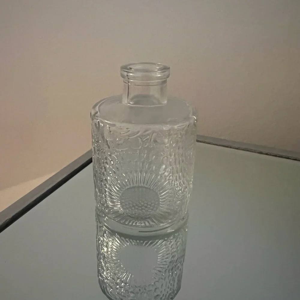 Small diffuser glass vase